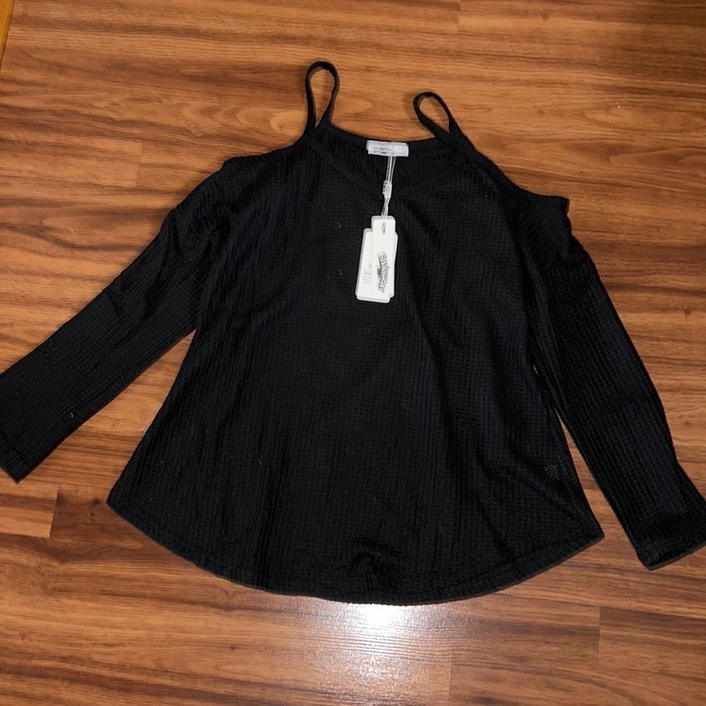 BLACK cold shoulder top